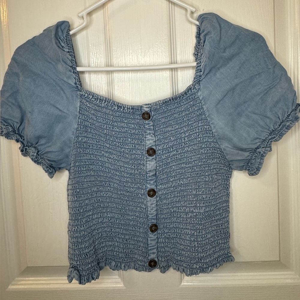 Blue jean imitation stretch women’s shirt. Size Large